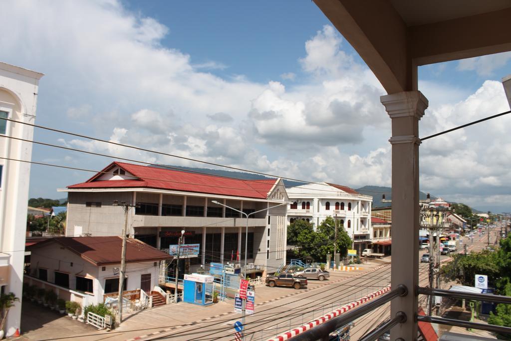 Alisa pensión Pakse Exterior foto